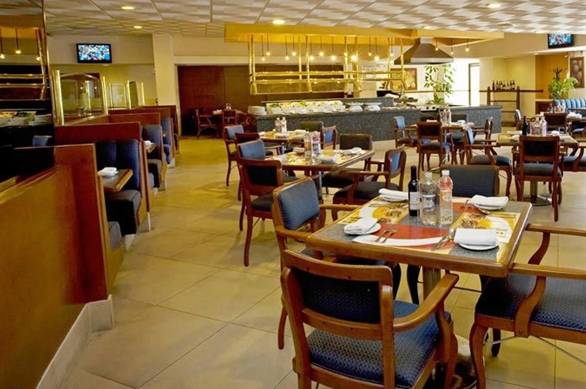 Fiesta Inn San Luis Potosi Glorieta Juarez Zewnętrze zdjęcie